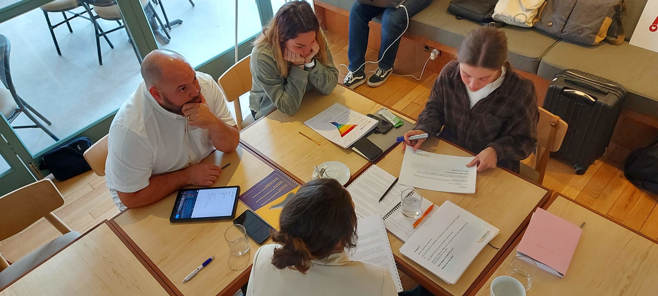 Plan Grow Do B2B sales training group discussion